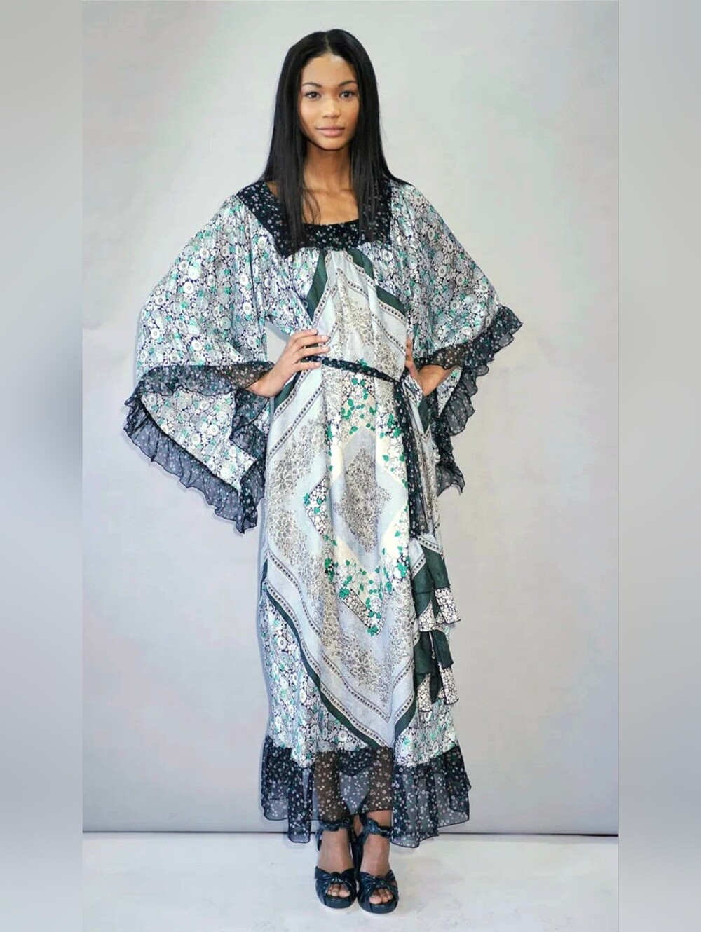 NEW ANNA SUI Silk Romantic Bohemian Boho Floral Dress Floaty Dress Kimono Sleeve